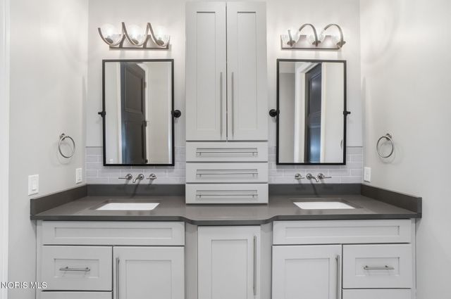 2415 N Crissey Road, Sylvania, OH 43560