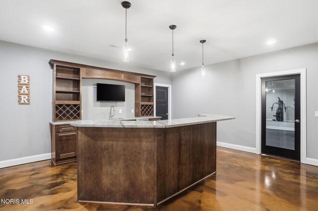2415 N Crissey Road, Sylvania, OH 43560