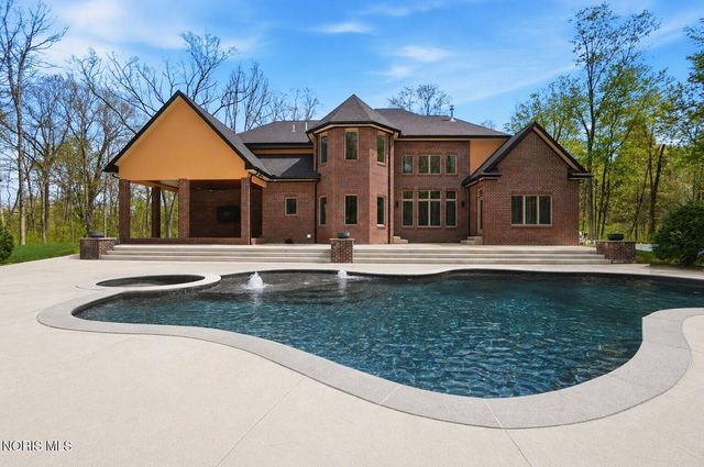 2415 N Crissey Road, Sylvania, OH 43560