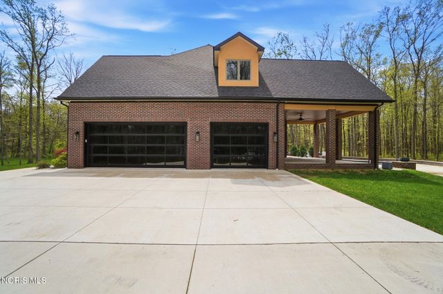 2415 N Crissey Road, Sylvania, OH 43560