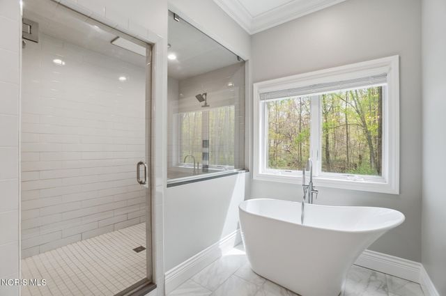 2415 N Crissey Road, Sylvania, OH 43560