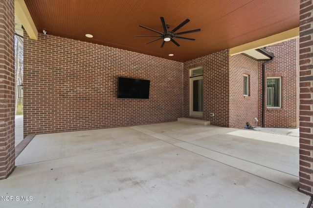 2415 N Crissey Road, Sylvania, OH 43560