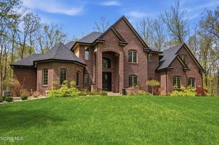 2415 N Crissey Road, Sylvania, OH 43560
