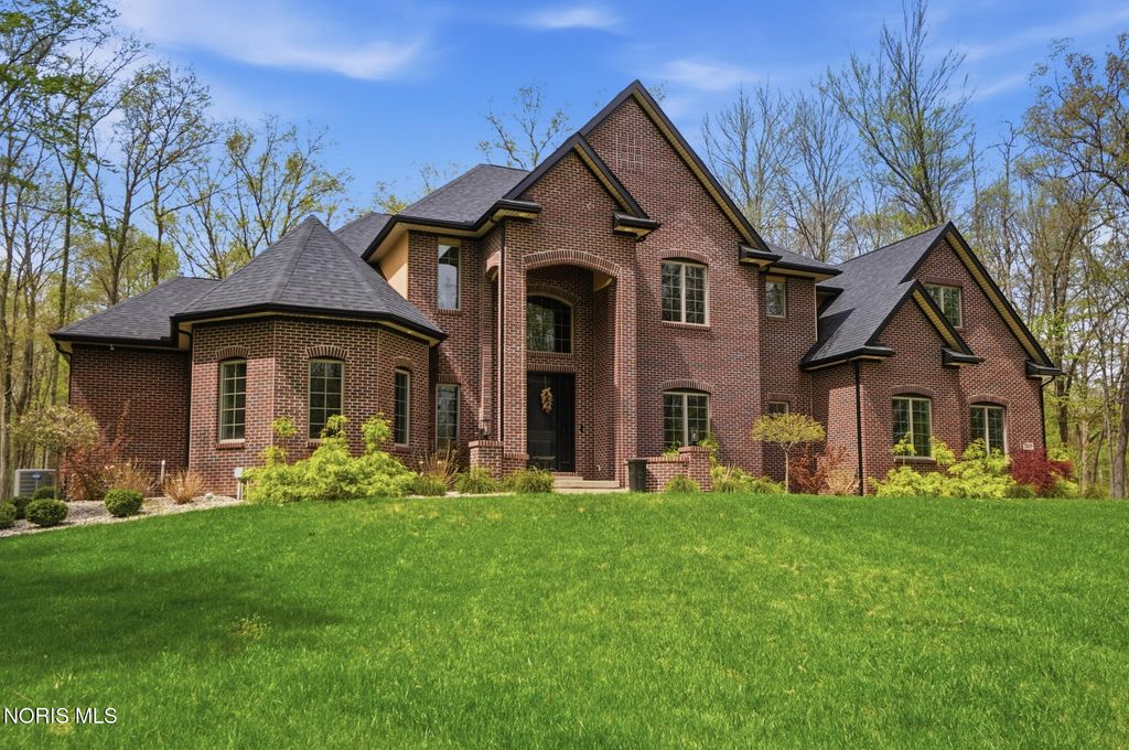 2415 N Crissey Road, Sylvania, OH 43560