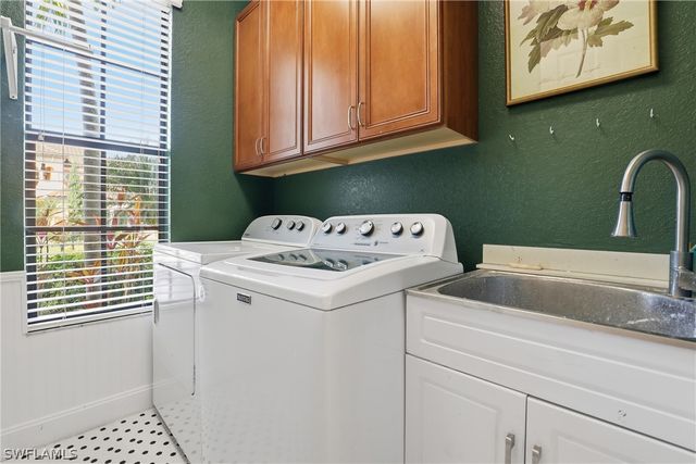 8843 Tropical CT, Fort Myers, FL 33908