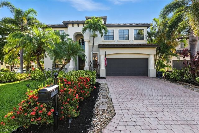 8843 Tropical CT, Fort Myers, FL 33908