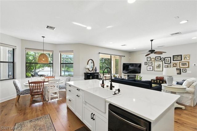 8843 Tropical CT, Fort Myers, FL 33908