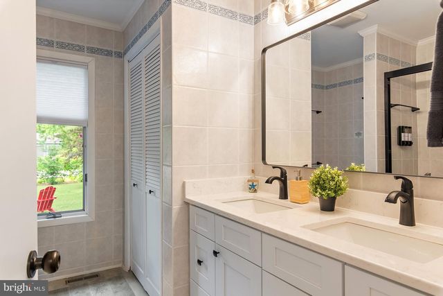 4 BUNKERS CT, Grasonville, MD 21638