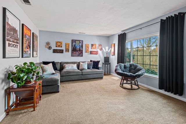 3913 Peacock Ln, Modesto, CA 95356