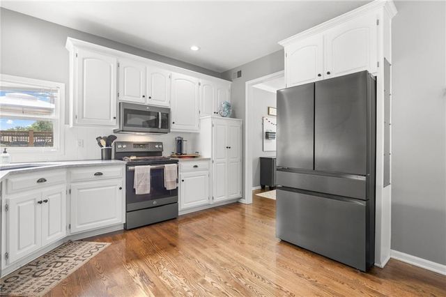 18713 W 160th Street, Olathe, KS 66062