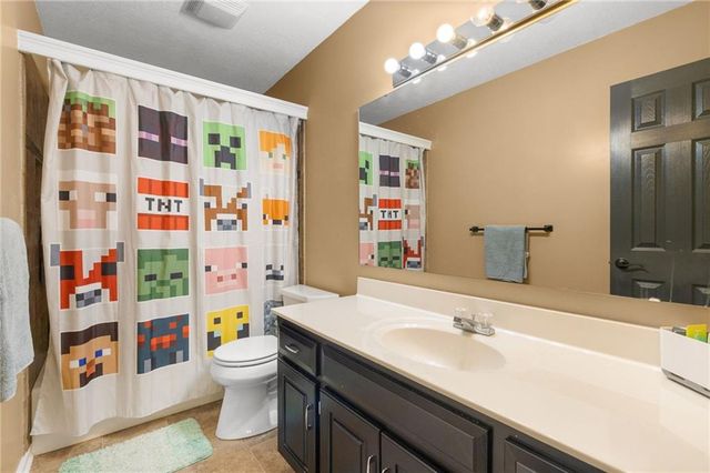 18713 W 160th Street, Olathe, KS 66062
