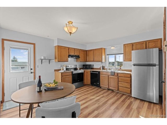 102 7th St, Mead, CO 80542