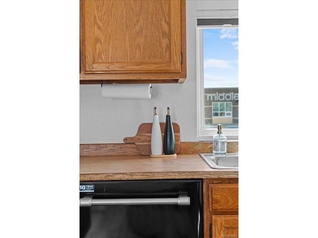 102 7th St, Mead, CO 80542