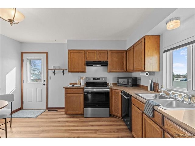 102 7th St, Mead, CO 80542