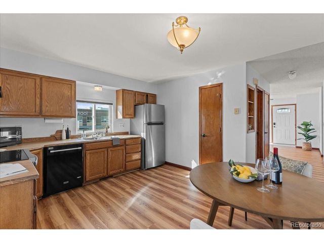 102 7th St, Mead, CO 80542