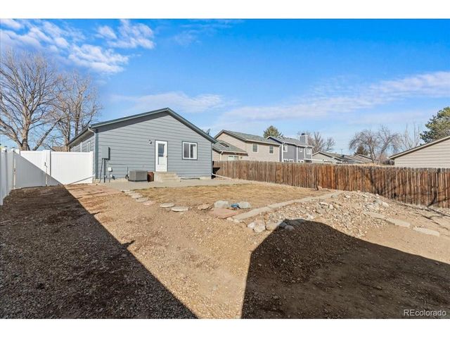 102 7th St, Mead, CO 80542