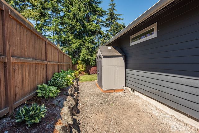 160 Blue Glacier Loop, Sequim, WA 98382