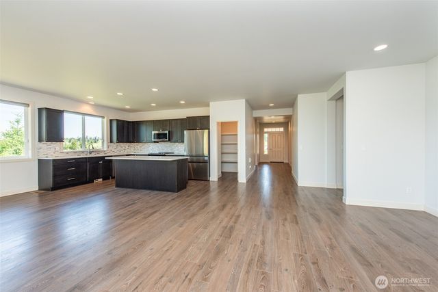160 Blue Glacier Loop, Sequim, WA 98382
