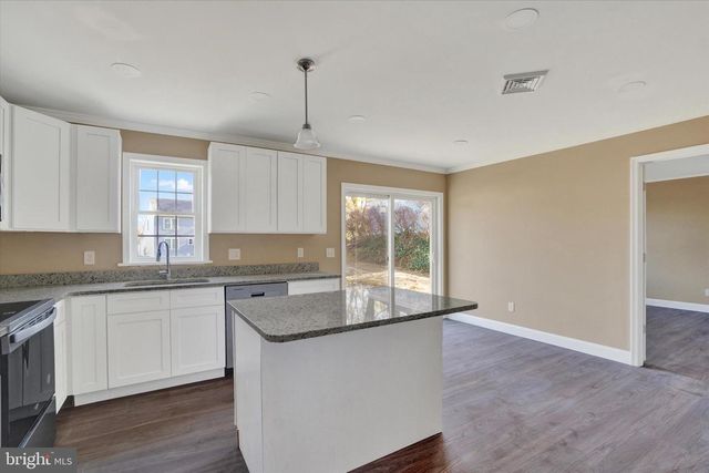 415 LAMPETER RD, Lancaster, PA 17602