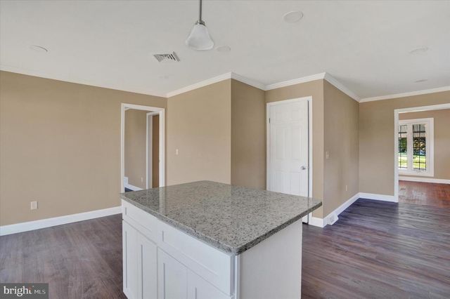 415 LAMPETER RD, Lancaster, PA 17602