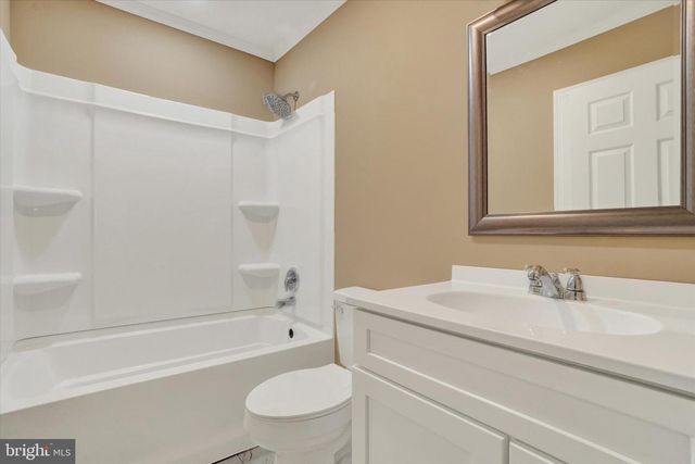 415 LAMPETER RD, Lancaster, PA 17602