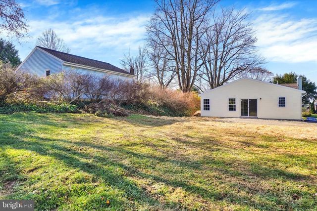 415 LAMPETER RD, Lancaster, PA 17602