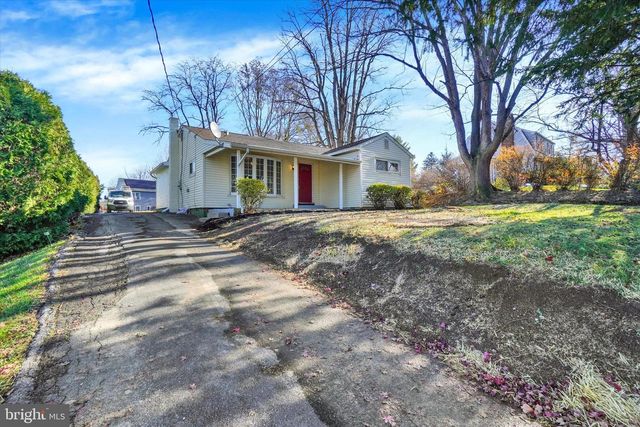 415 LAMPETER RD, Lancaster, PA 17602