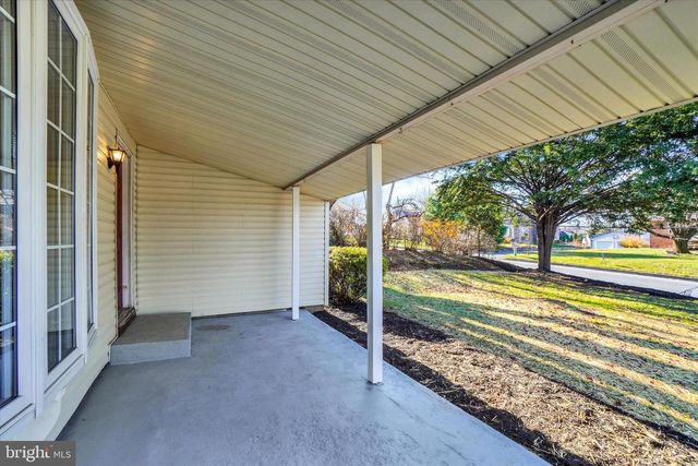 415 LAMPETER RD, Lancaster, PA 17602