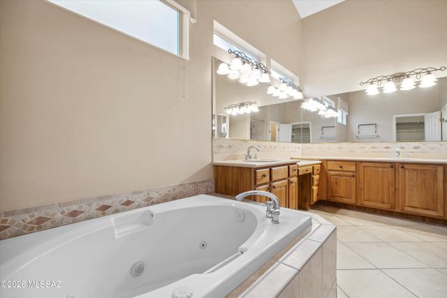 63762 E Desert Peak Drive, Tucson, AZ 85739