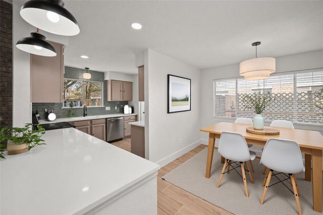 303 Knoll Forest Drive, League City, TX 77573