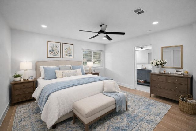 303 Knoll Forest Drive, League City, TX 77573