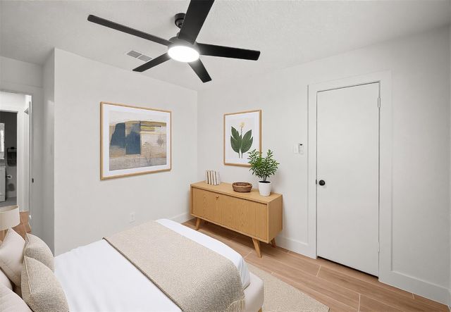 303 Knoll Forest Drive, League City, TX 77573