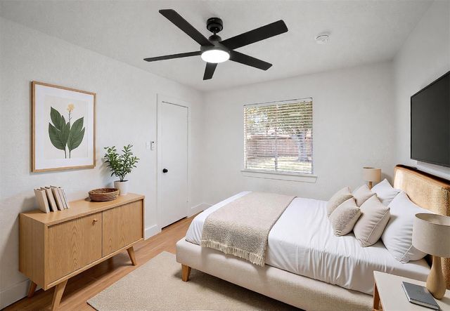 303 Knoll Forest Drive, League City, TX 77573