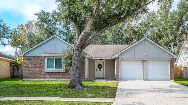 303 Knoll Forest Drive, League City, TX 77573