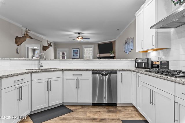 217 Thistleberry Drive, Aberdeen, NC 28315