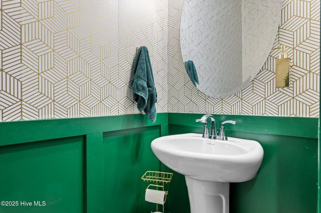 217 Thistleberry Drive, Aberdeen, NC 28315