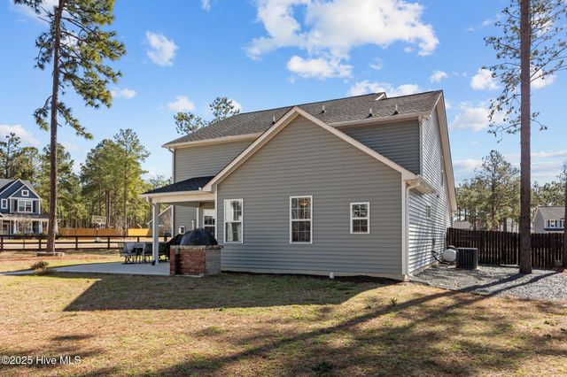 217 Thistleberry Drive, Aberdeen, NC 28315