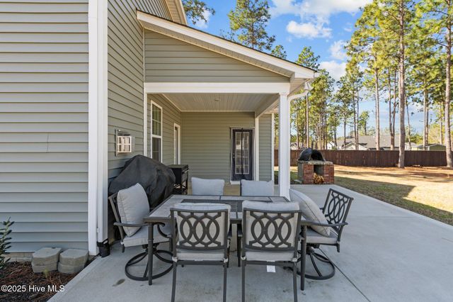 217 Thistleberry Drive, Aberdeen, NC 28315