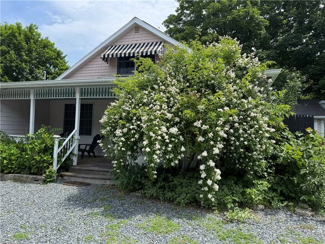 25 Fried Avenue, Bristol, RI 02809