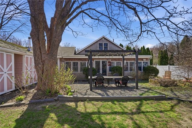 25 Fried Avenue, Bristol, RI 02809