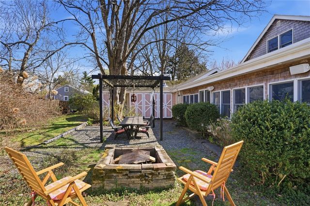 25 Fried Avenue, Bristol, RI 02809