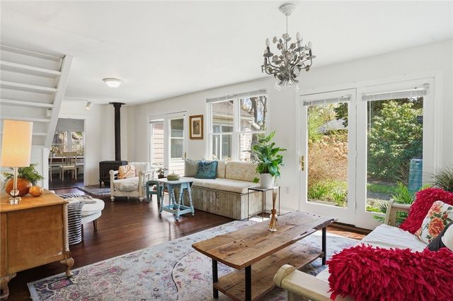 25 Fried Avenue, Bristol, RI 02809