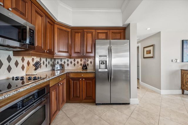 7593 GATHERING DRIVE 702, Reunion, FL 34747