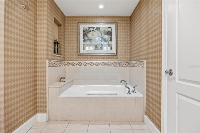 7593 GATHERING DRIVE 702, Reunion, FL 34747