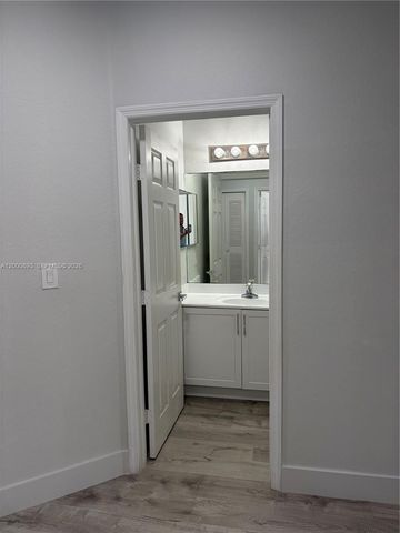 10947 NW 79th St ., Doral, FL 33178