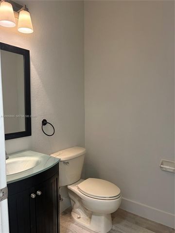 10947 NW 79th St ., Doral, FL 33178