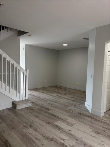 10947 NW 79th St ., Doral, FL 33178