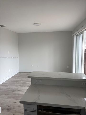 10947 NW 79th St ., Doral, FL 33178