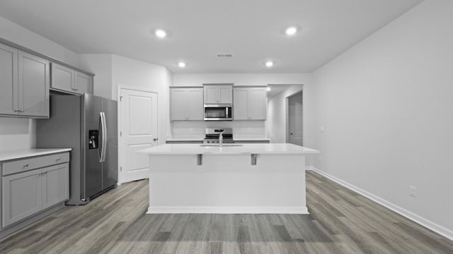 563 Lake Ridge Boulevard, Summerville, SC 29486