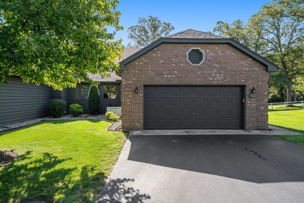 112 Village Woods Drive, Crete, IL 60417